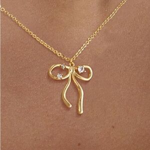 Gold-Plated Bow Necklace with Chain